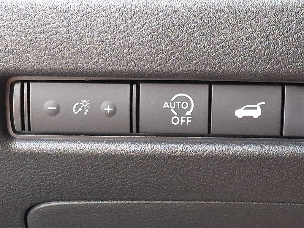 2025 Nissan Rogue SV - Photo 18