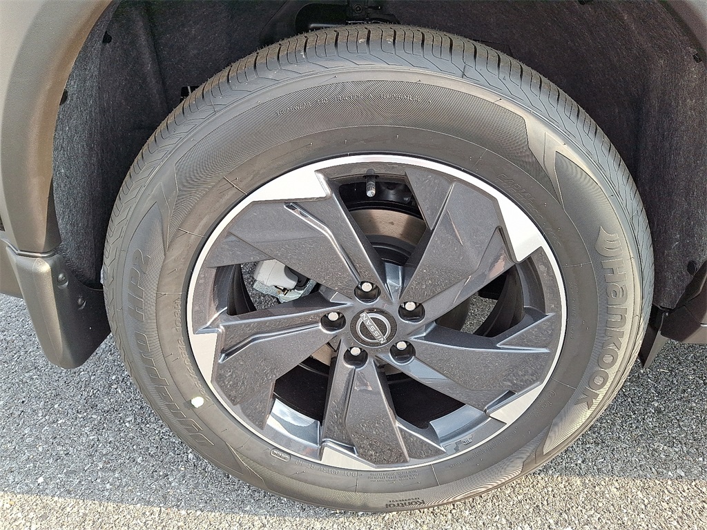 2025 Nissan Rogue SV - Photo 5