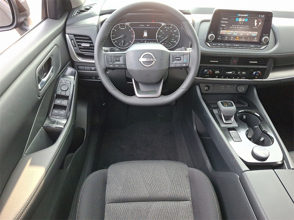 2025 Nissan Rogue SV - Photo 7