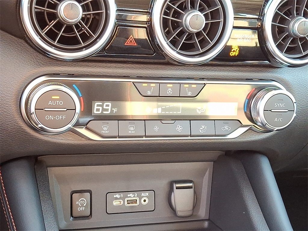 2025 Nissan Sentra SR - Photo 11