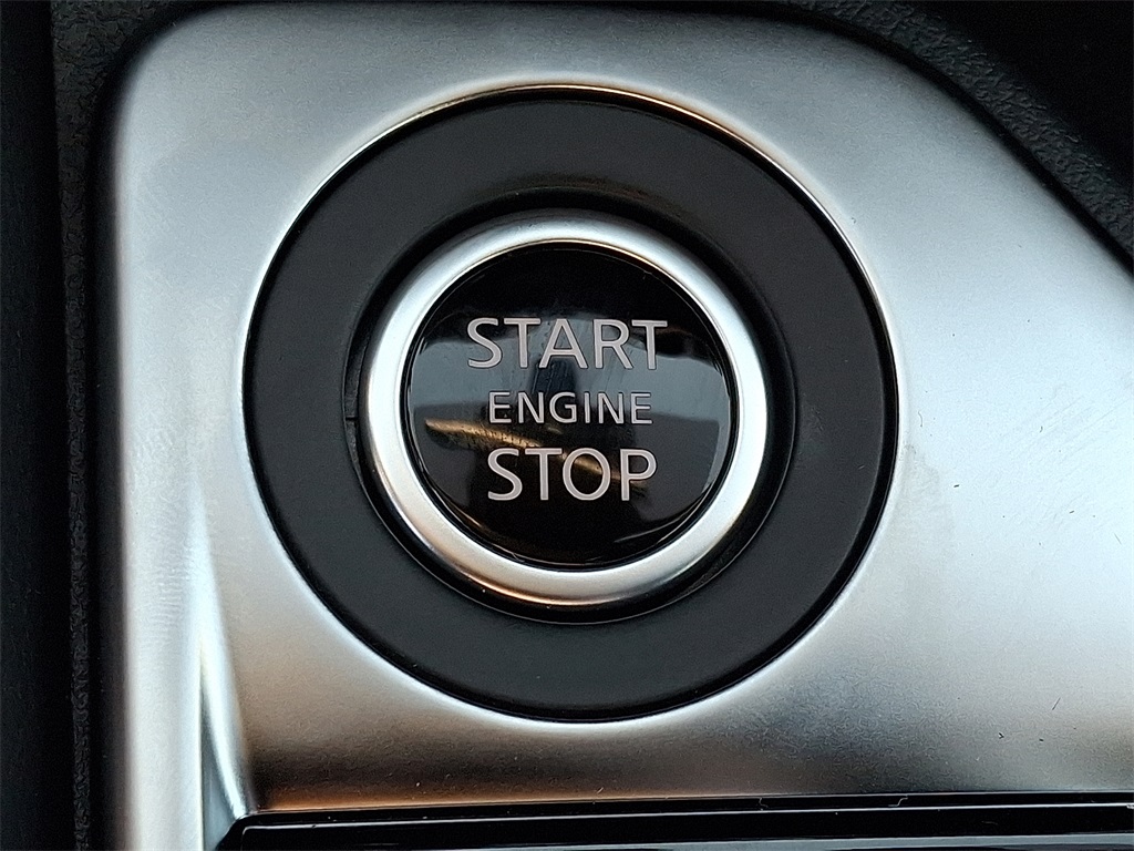 2025 Nissan Sentra SR - Photo 15