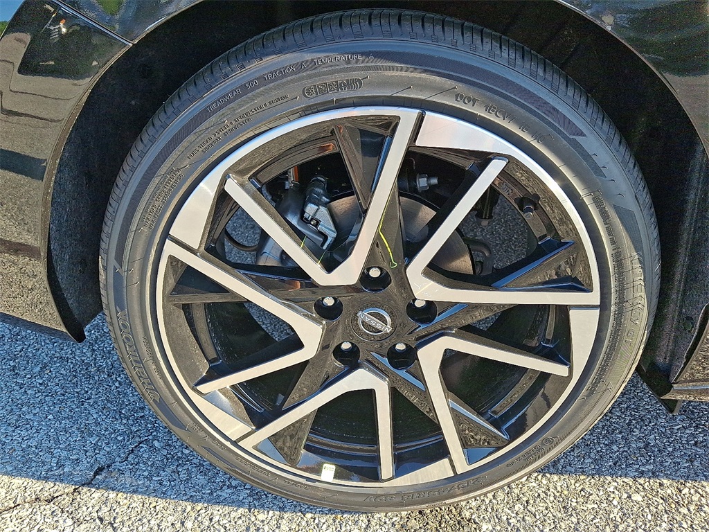 2025 Nissan Sentra SR - Photo 4