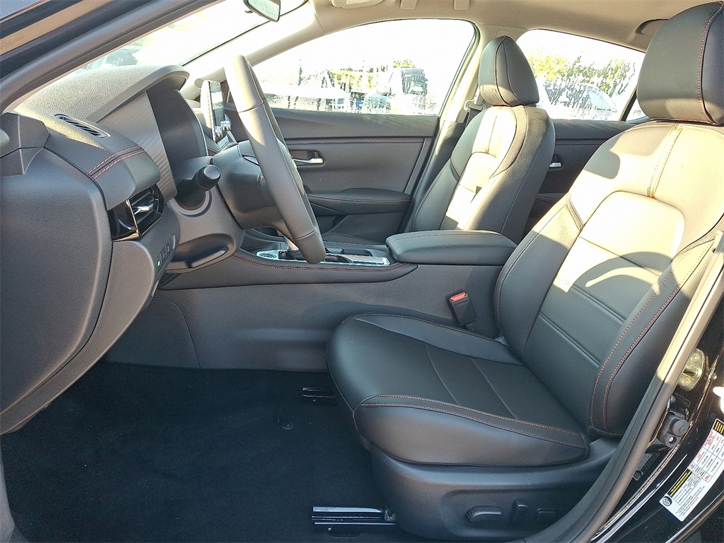 2025 Nissan Sentra SR - Photo 8