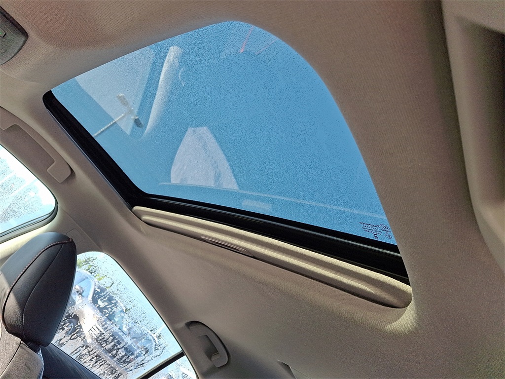 2025 Nissan Sentra SR - Photo 9