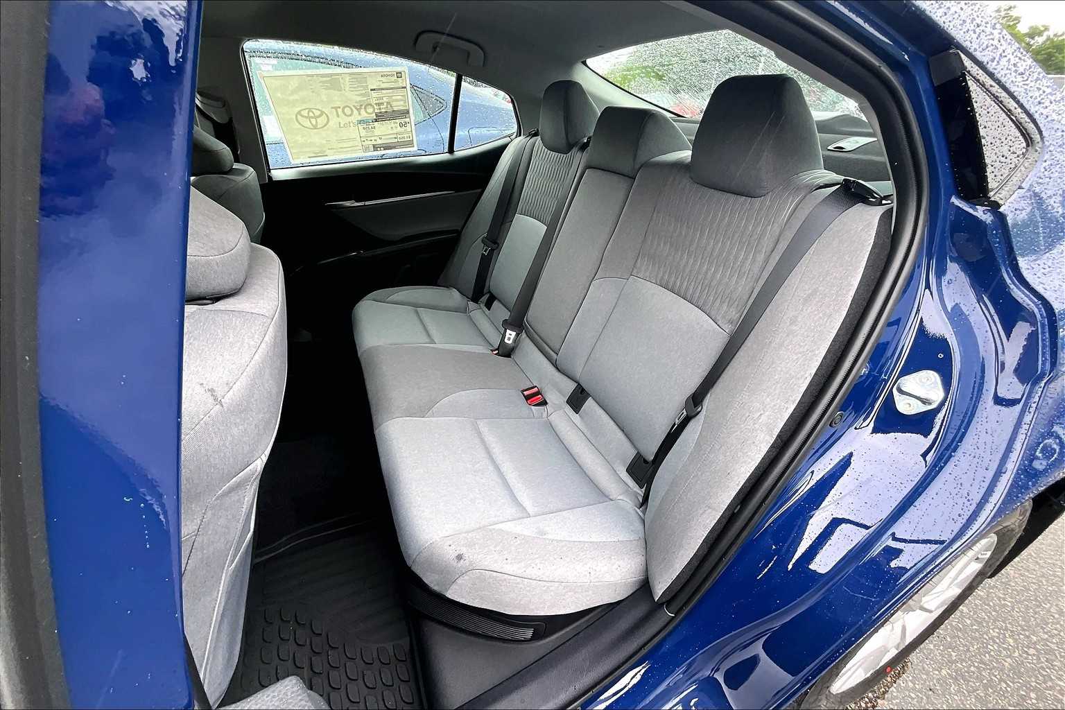 2025 Toyota Camry LE - Photo 15