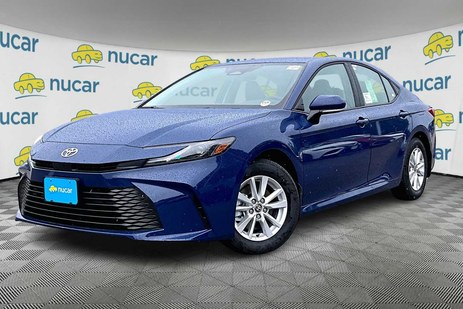 2025 Toyota Camry LE - Photo 4