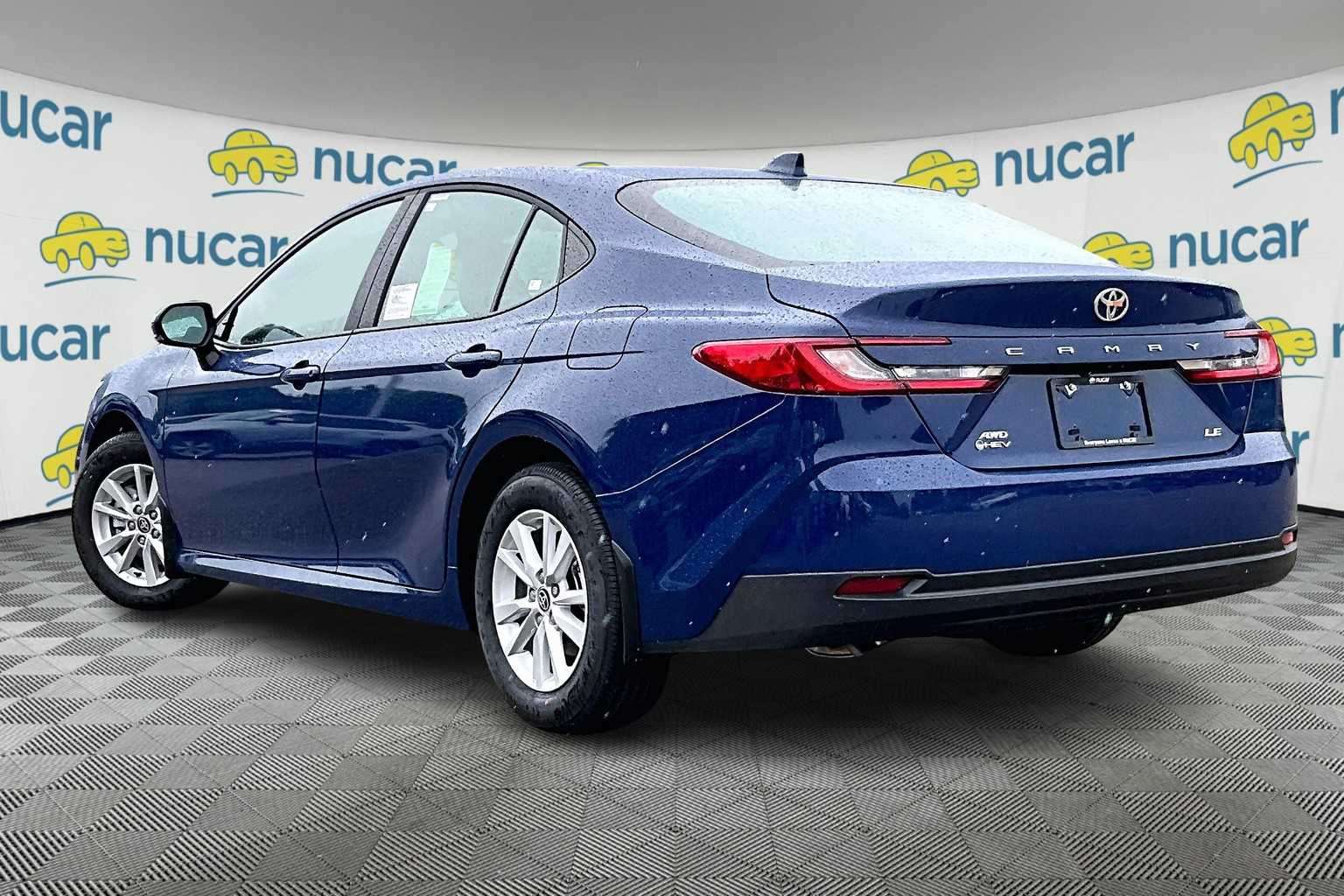 2025 Toyota Camry LE - Photo 5