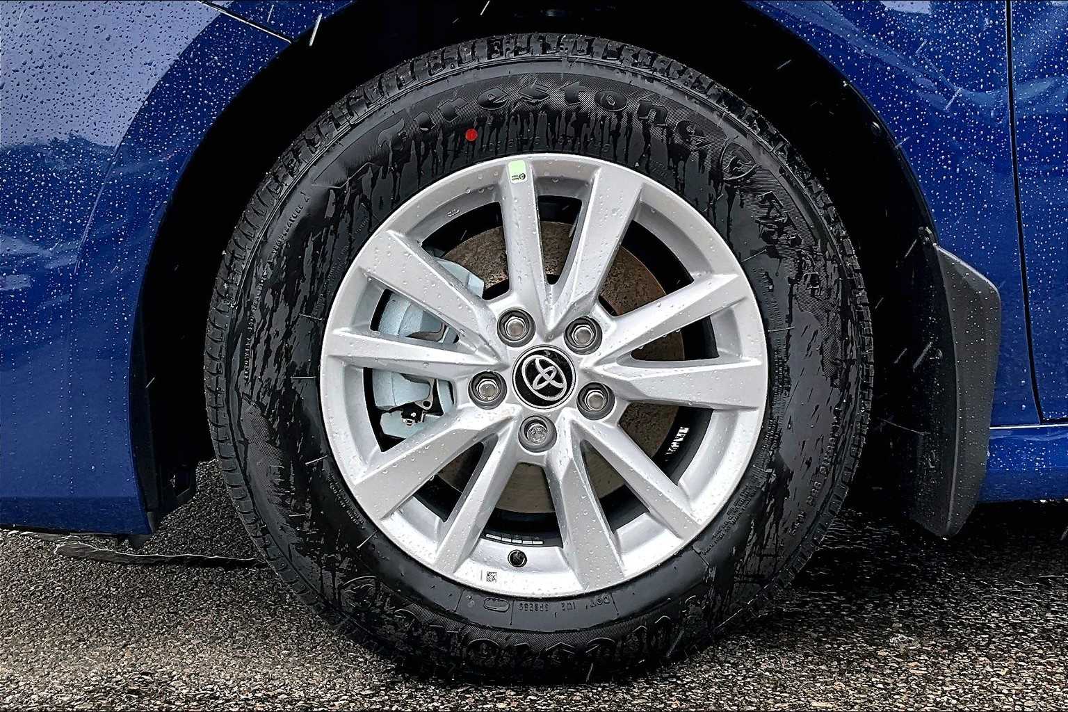 2025 Toyota Camry LE - Photo 8