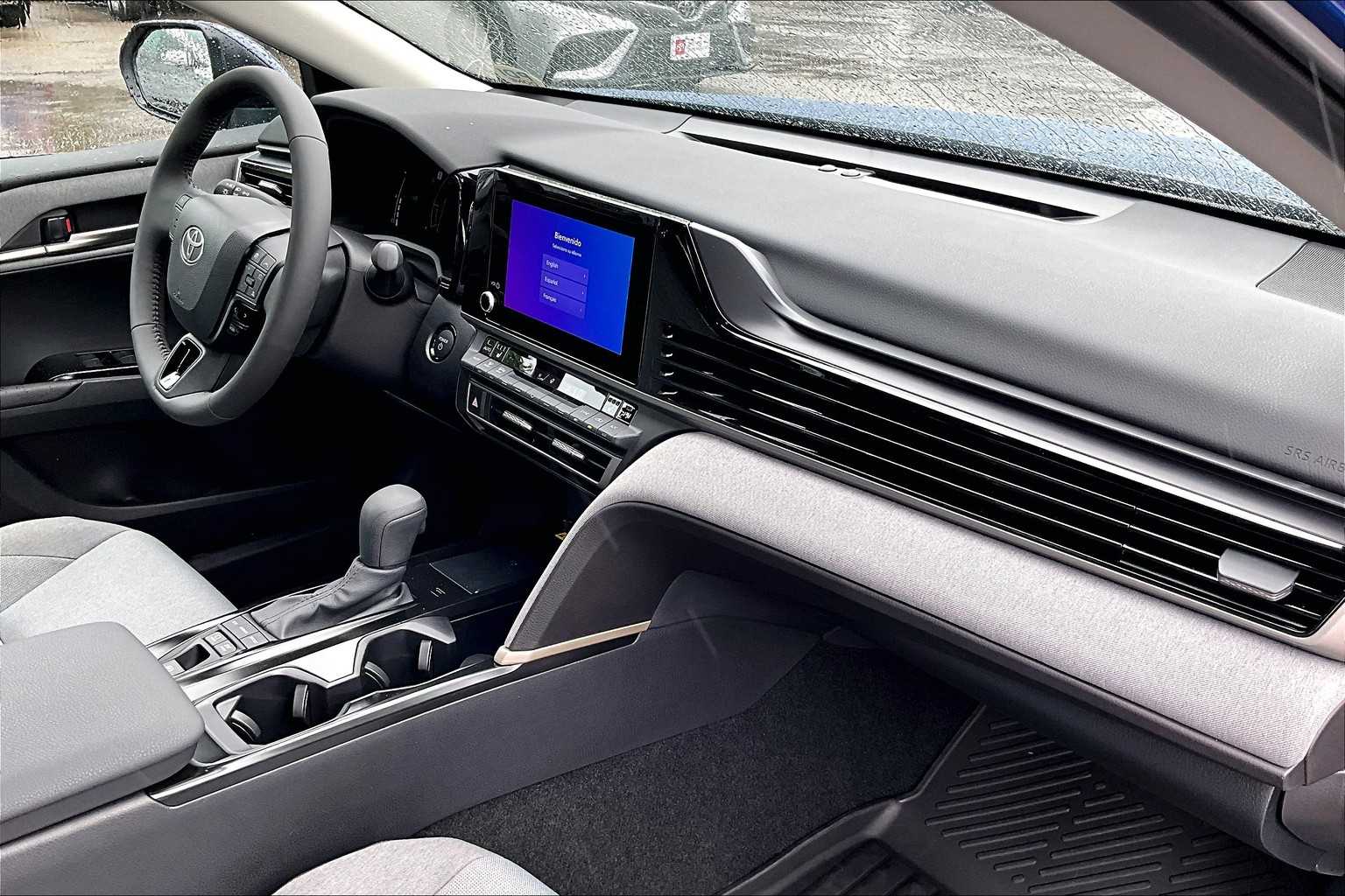 2025 Toyota Camry LE - Photo 10