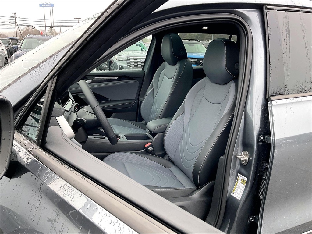 2026 Volkswagen Tiguan 2.0T SE R-Line Black - Photo 11