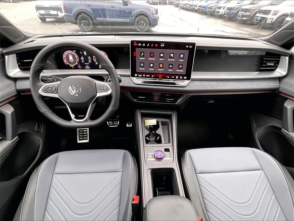 2026 Volkswagen Tiguan 2.0T SE R-Line Black - Photo 12