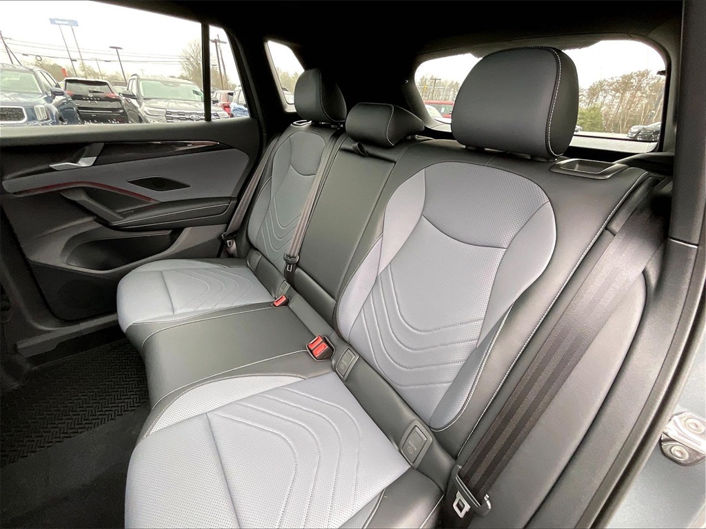 2026 Volkswagen Tiguan 2.0T SE R-Line Black - Photo 15