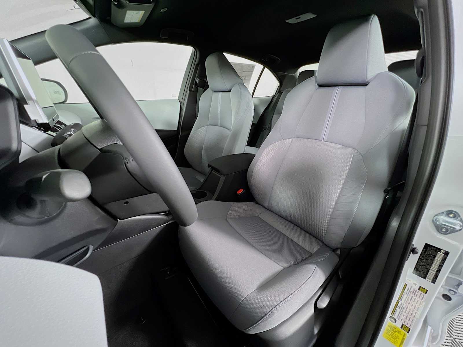 2026 Toyota Corolla SE - Photo 12