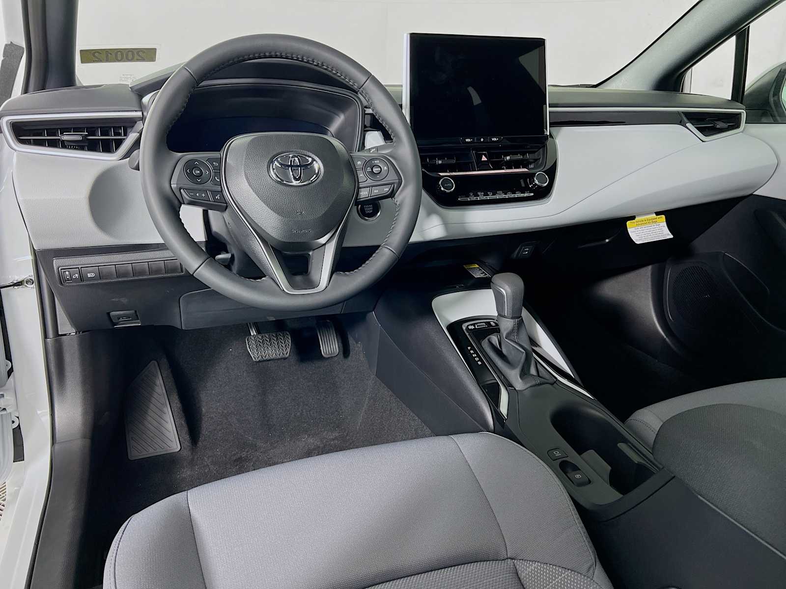 2026 Toyota Corolla SE - Photo 6