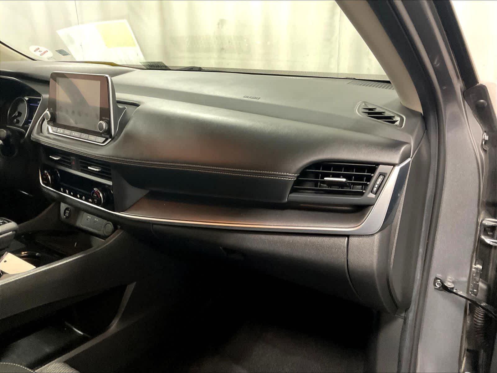 2024 Nissan Rogue SV - Photo 13