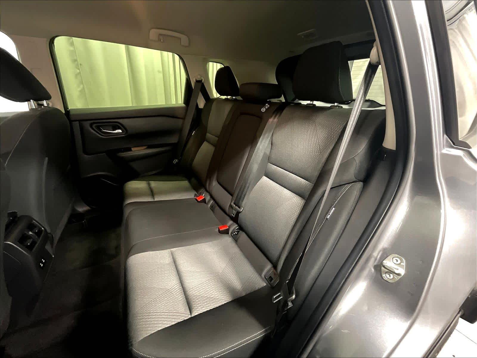 2024 Nissan Rogue SV - Photo 15