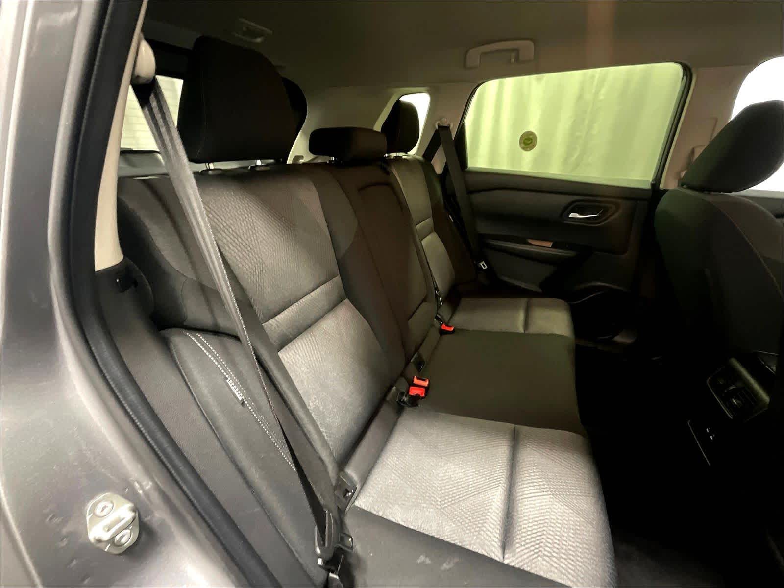 2024 Nissan Rogue SV - Photo 16