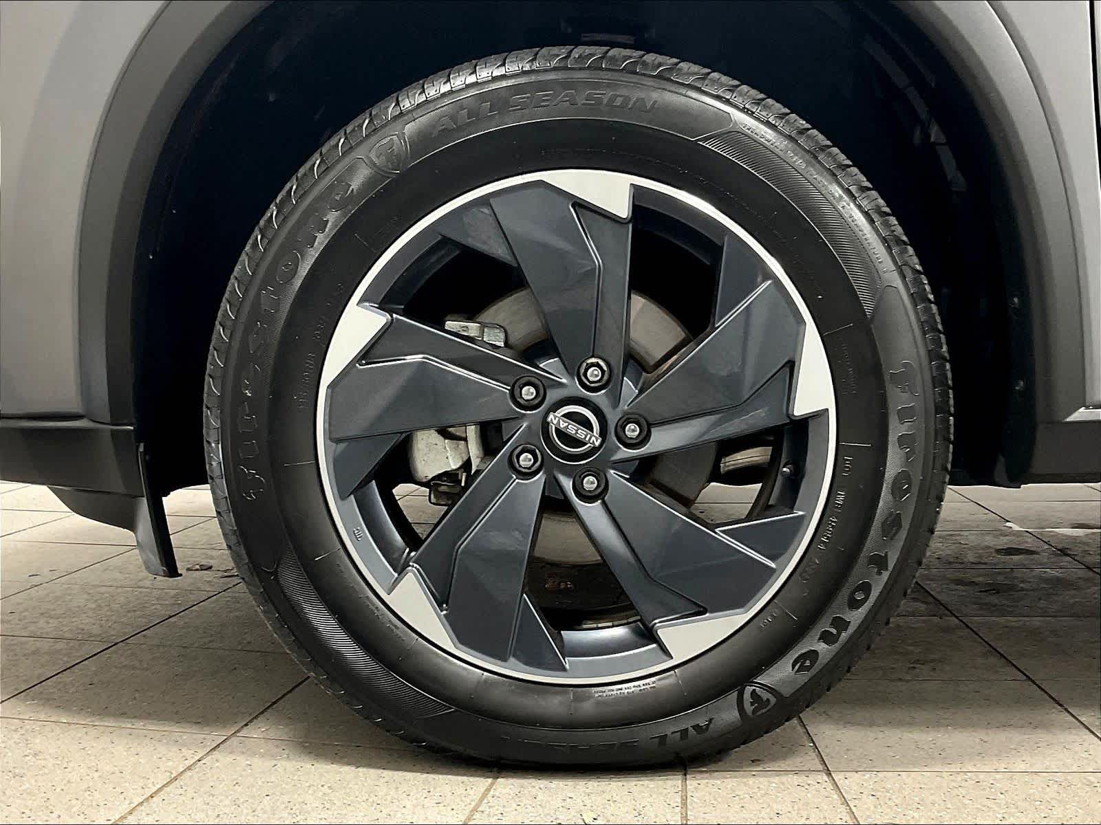 2024 Nissan Rogue SV - Photo 7