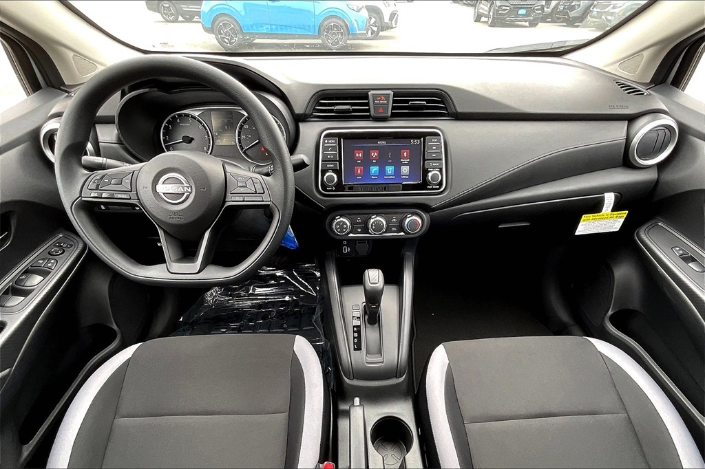 2025 Nissan Versa 1.6 S - Photo 12