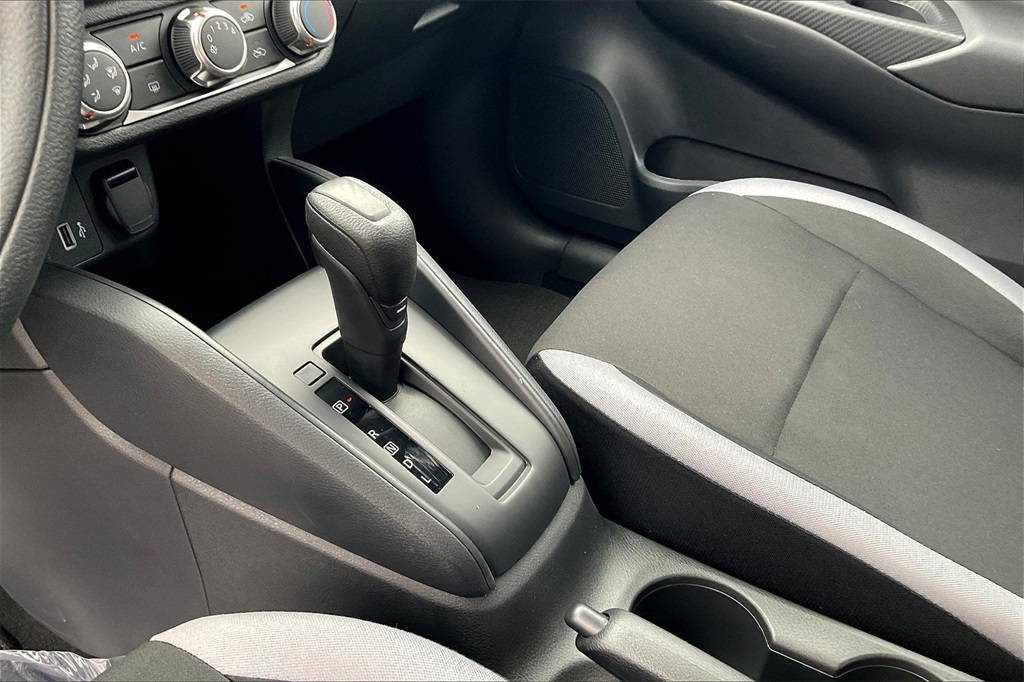 2025 Nissan Versa 1.6 S - Photo 14