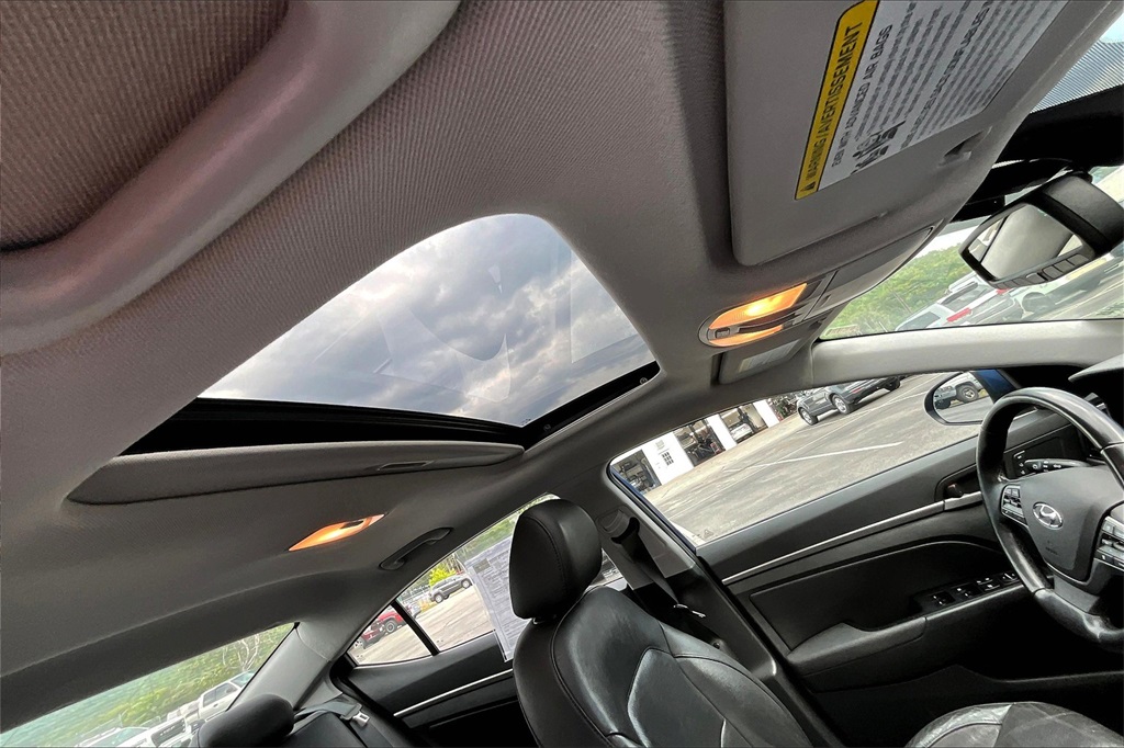 2017 Hyundai Elantra Limited - Photo 22