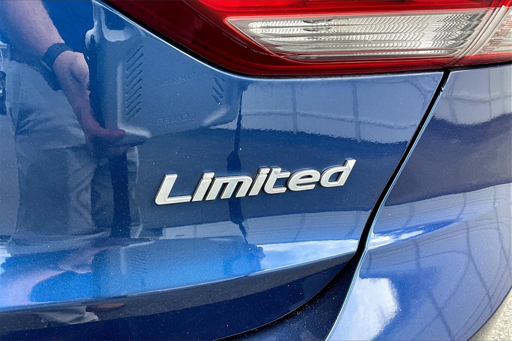 2017 Hyundai Elantra Limited - Photo 28