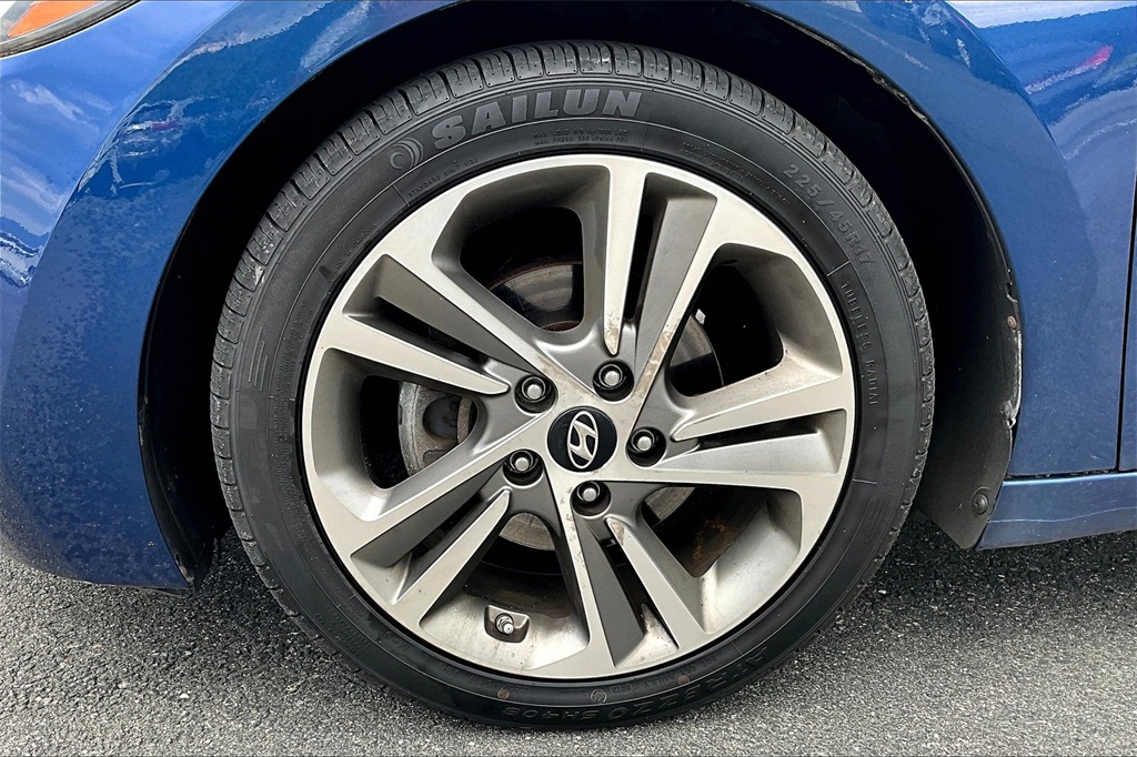 2017 Hyundai Elantra Limited - Photo 7