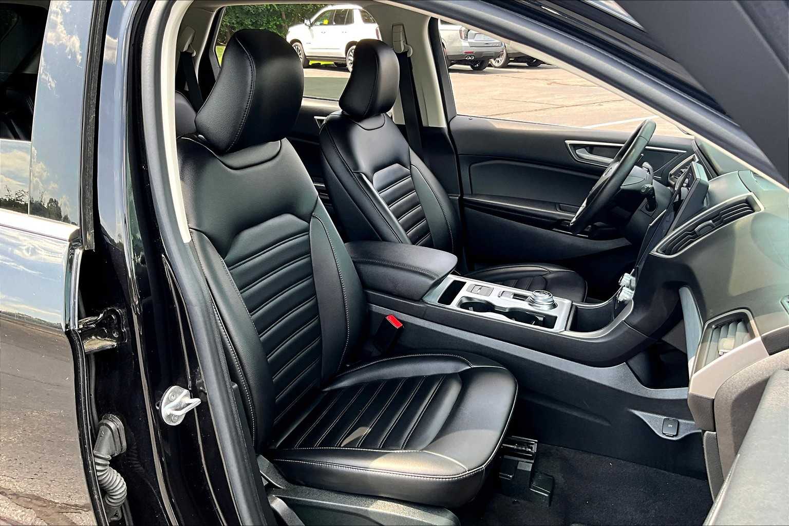 2022 Ford Edge SEL - Photo 11