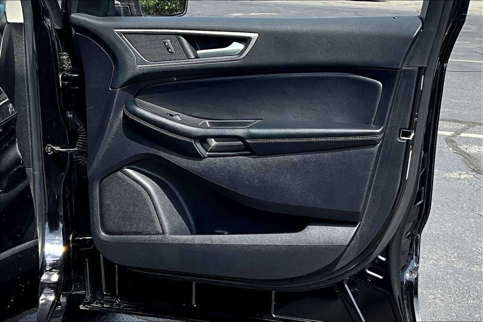 2022 Ford Edge SEL - Photo 12