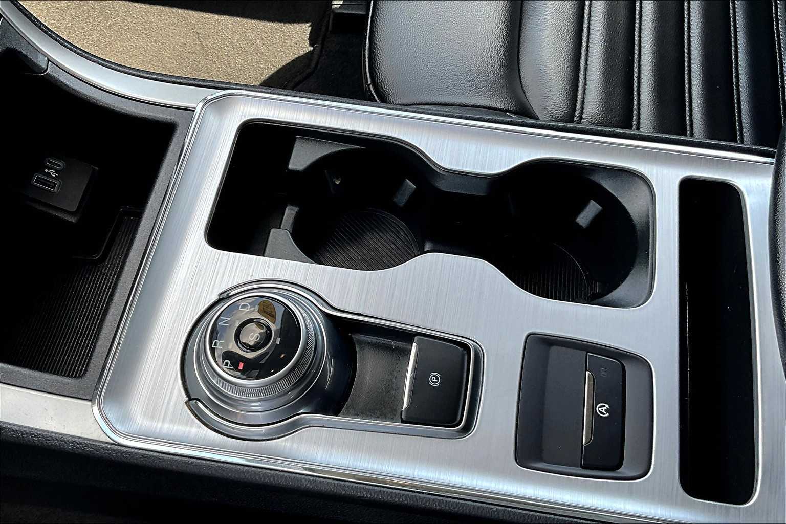 2022 Ford Edge SEL - Photo 19