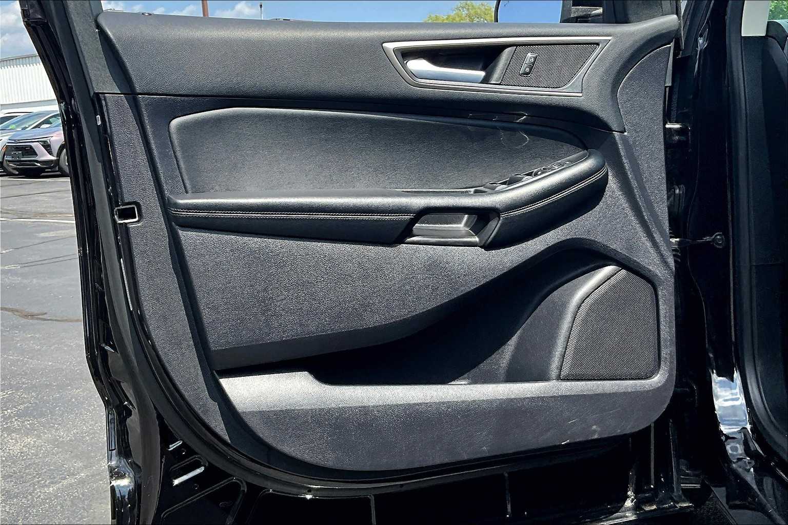 2022 Ford Edge SEL - Photo 9
