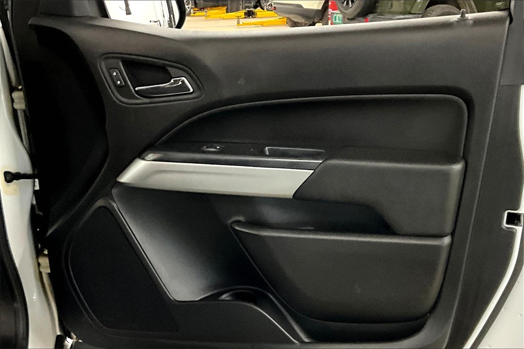 2018 Chevrolet Colorado LT - Photo 12