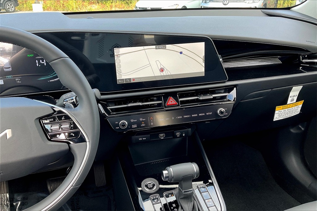 2025 Kia Niro EX - Photo 13