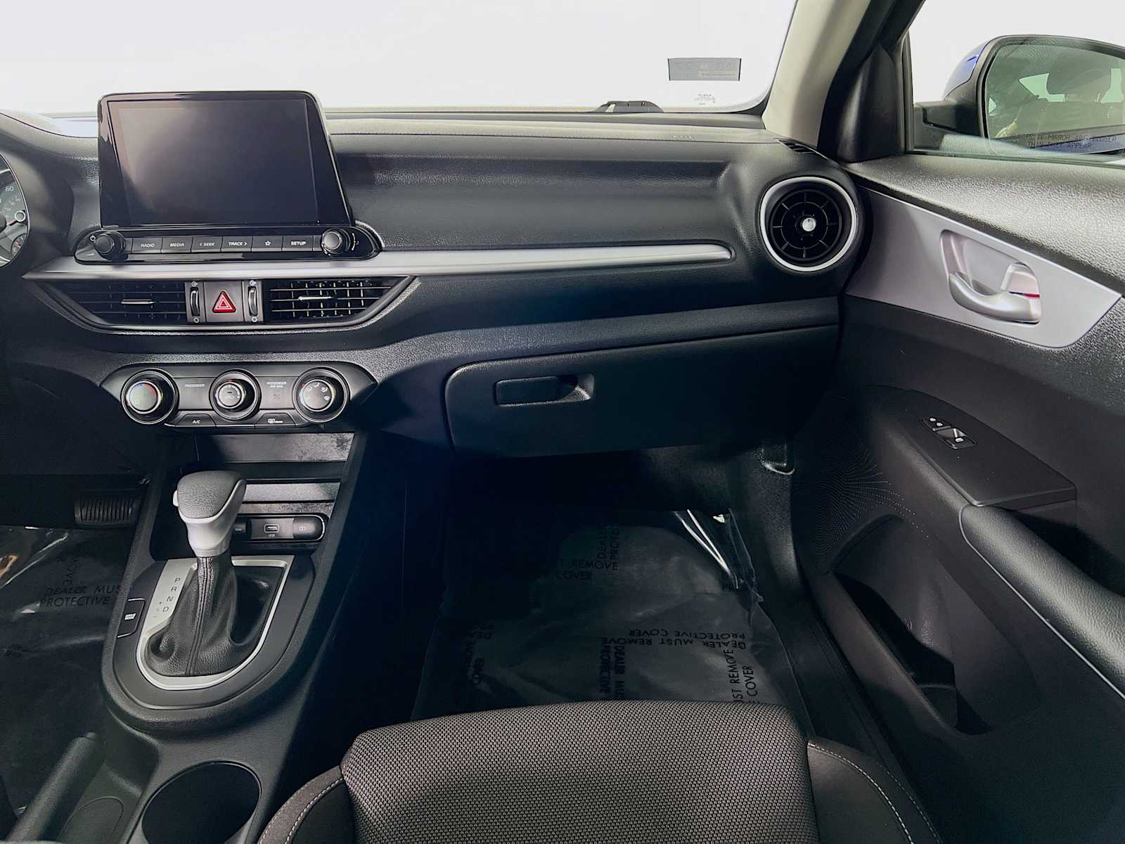 2024 Kia Forte LXS - Photo 22