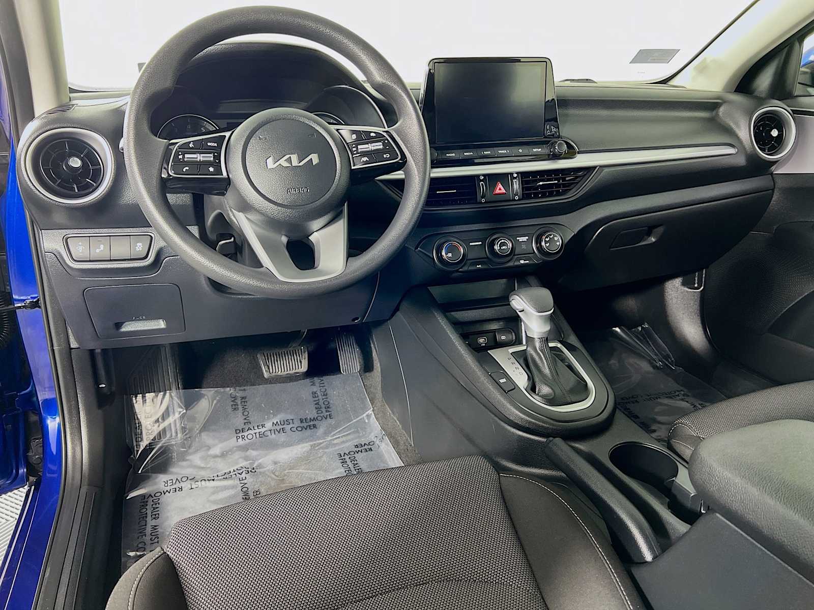 2024 Kia Forte LXS - Photo 9