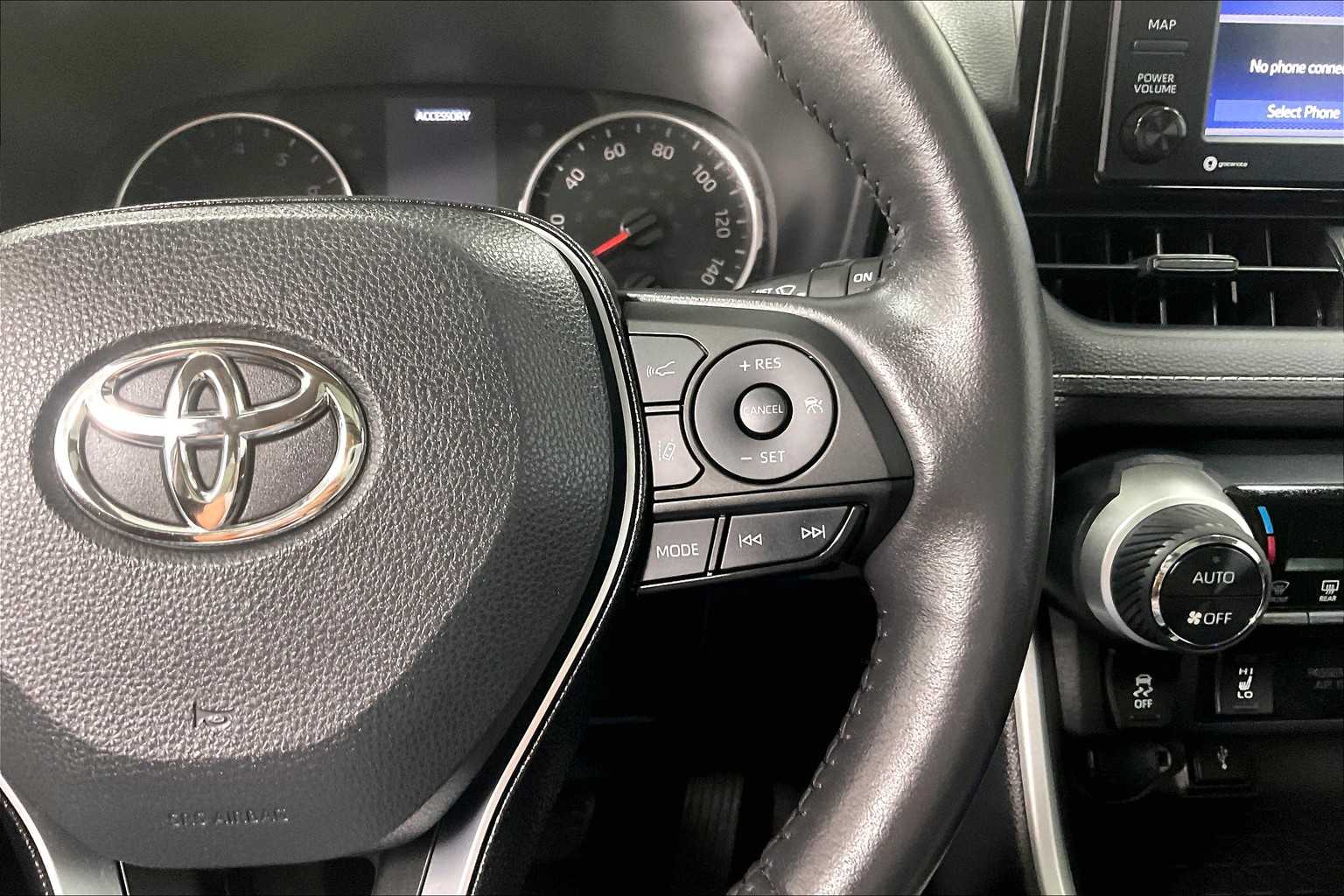 2021 Toyota RAV4 XLE - Photo 24