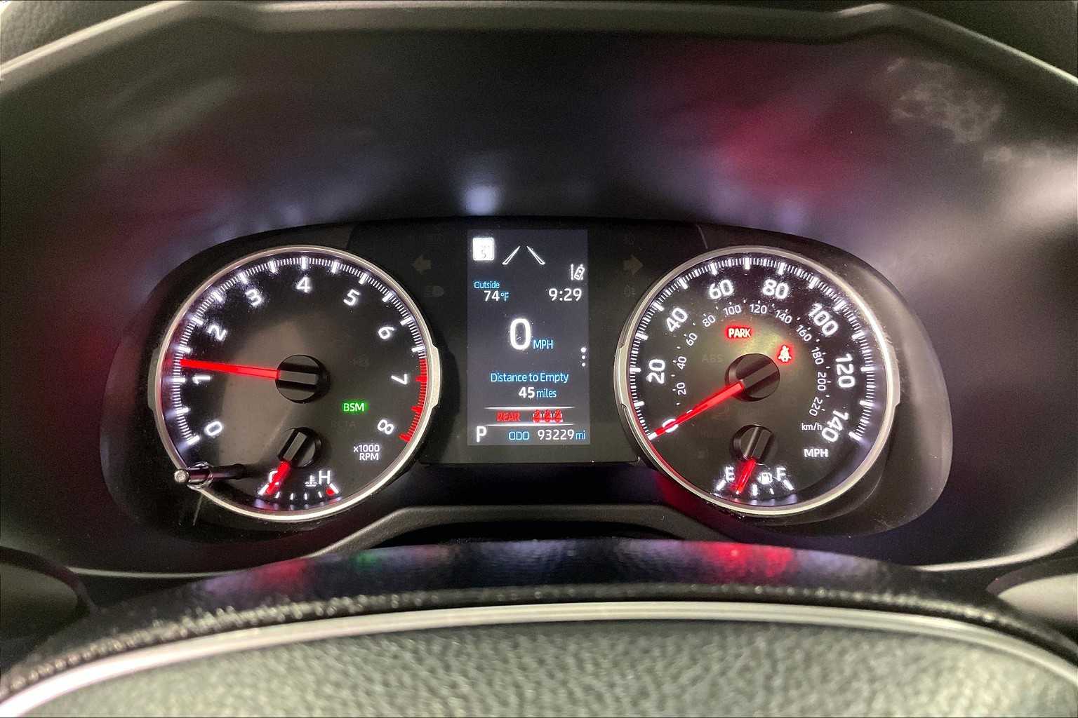 2021 Toyota RAV4 XLE - Photo 25