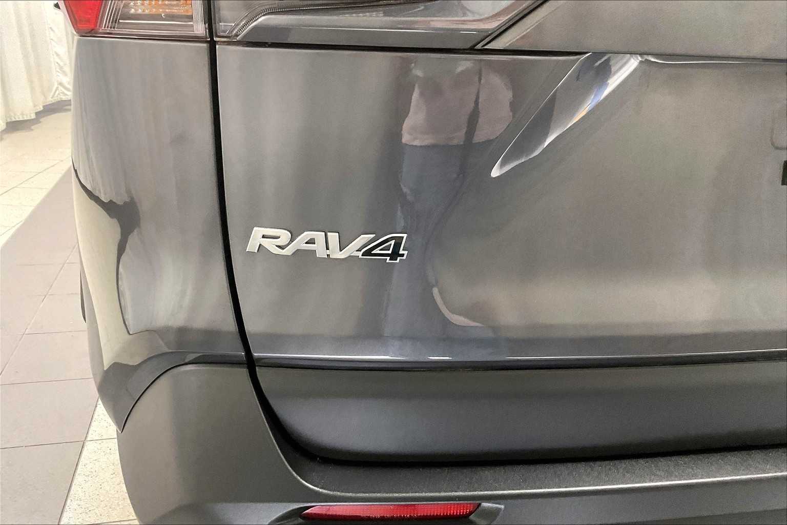 2021 Toyota RAV4 XLE - Photo 29
