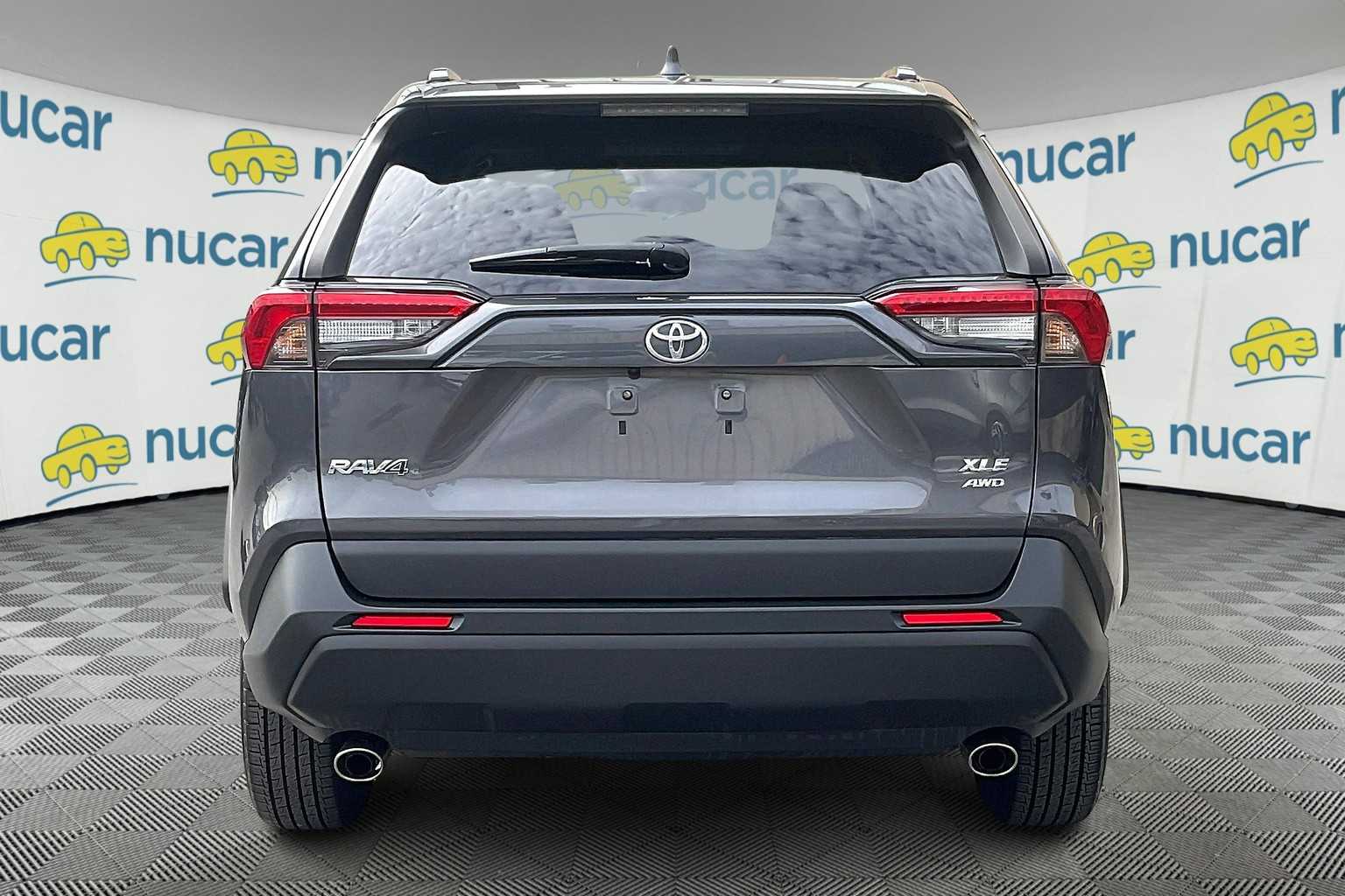 2021 Toyota RAV4 XLE - Photo 5
