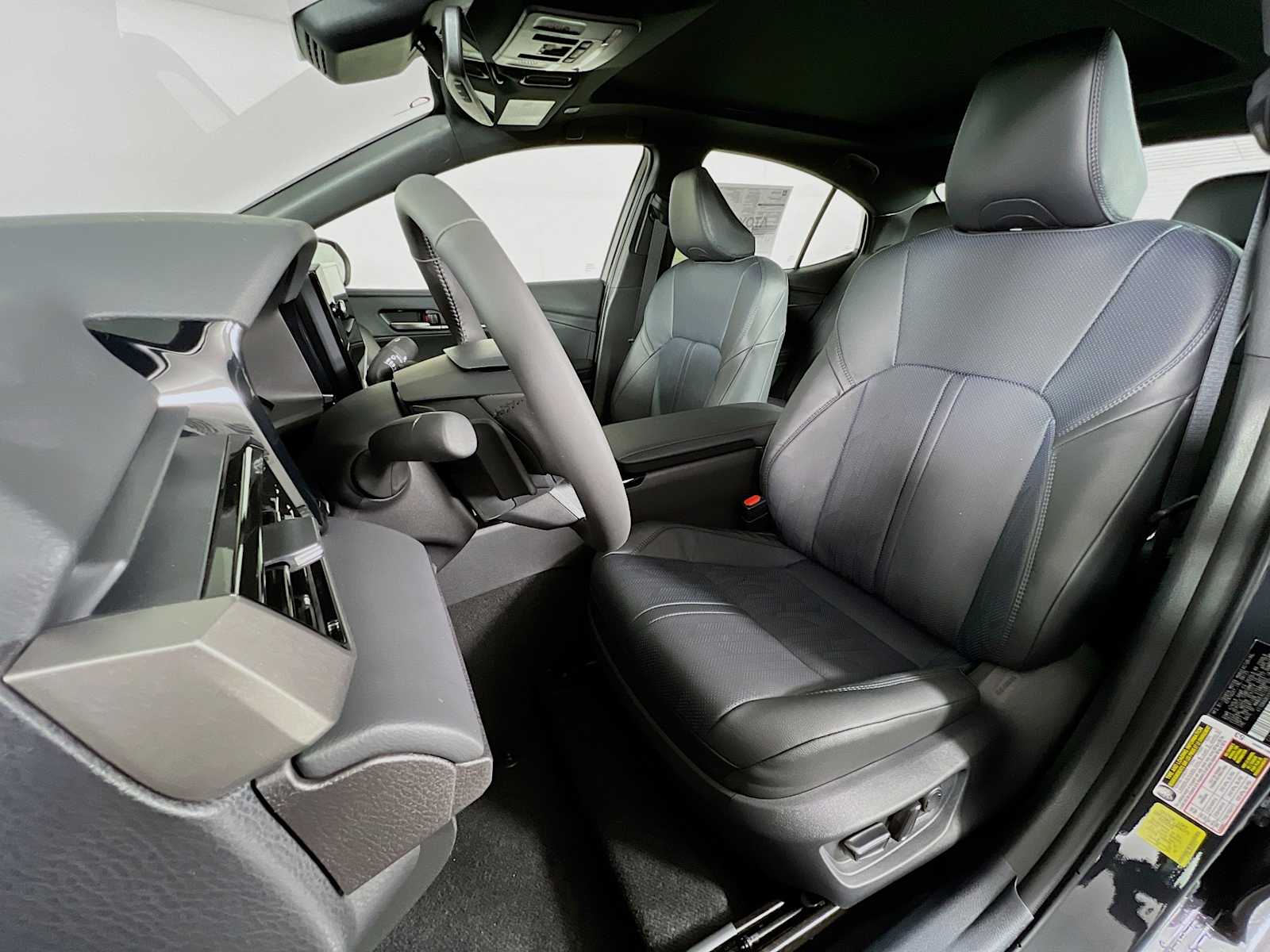2025 Toyota Camry XSE - Photo 12
