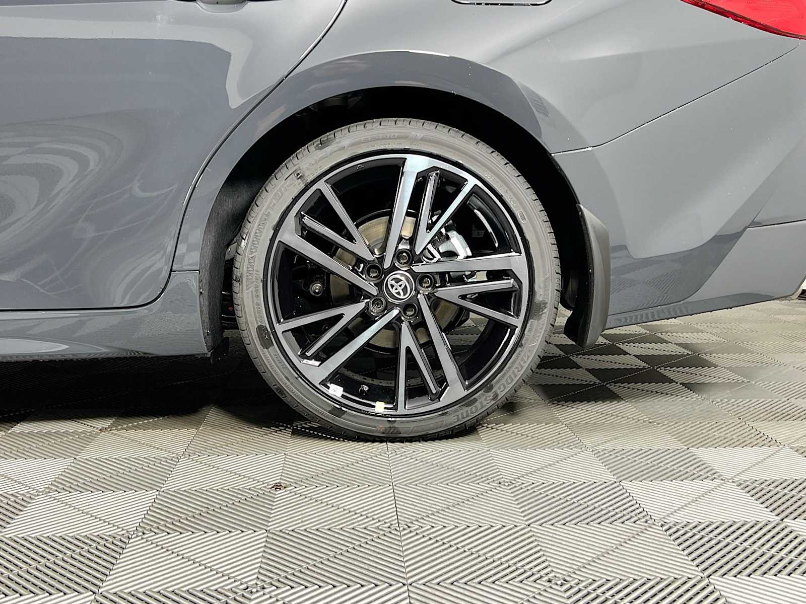 2025 Toyota Camry XSE - Photo 19