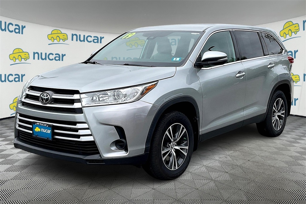 2019 Toyota Highlander LE - Photo 3