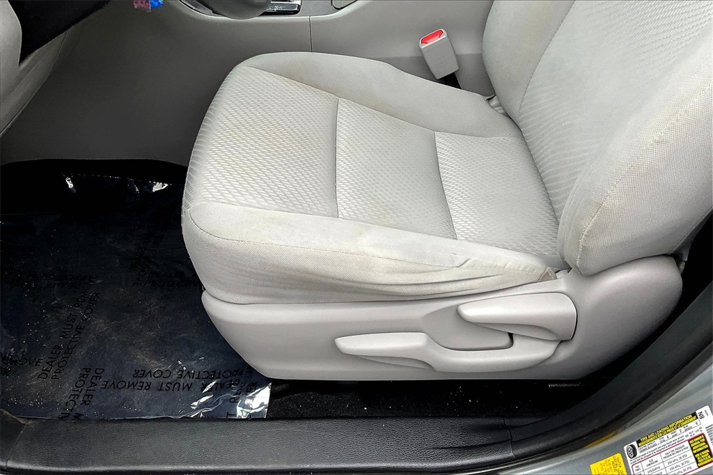 2019 Toyota Highlander LE - Photo 32