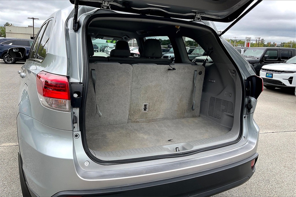 2019 Toyota Highlander LE - Photo 33