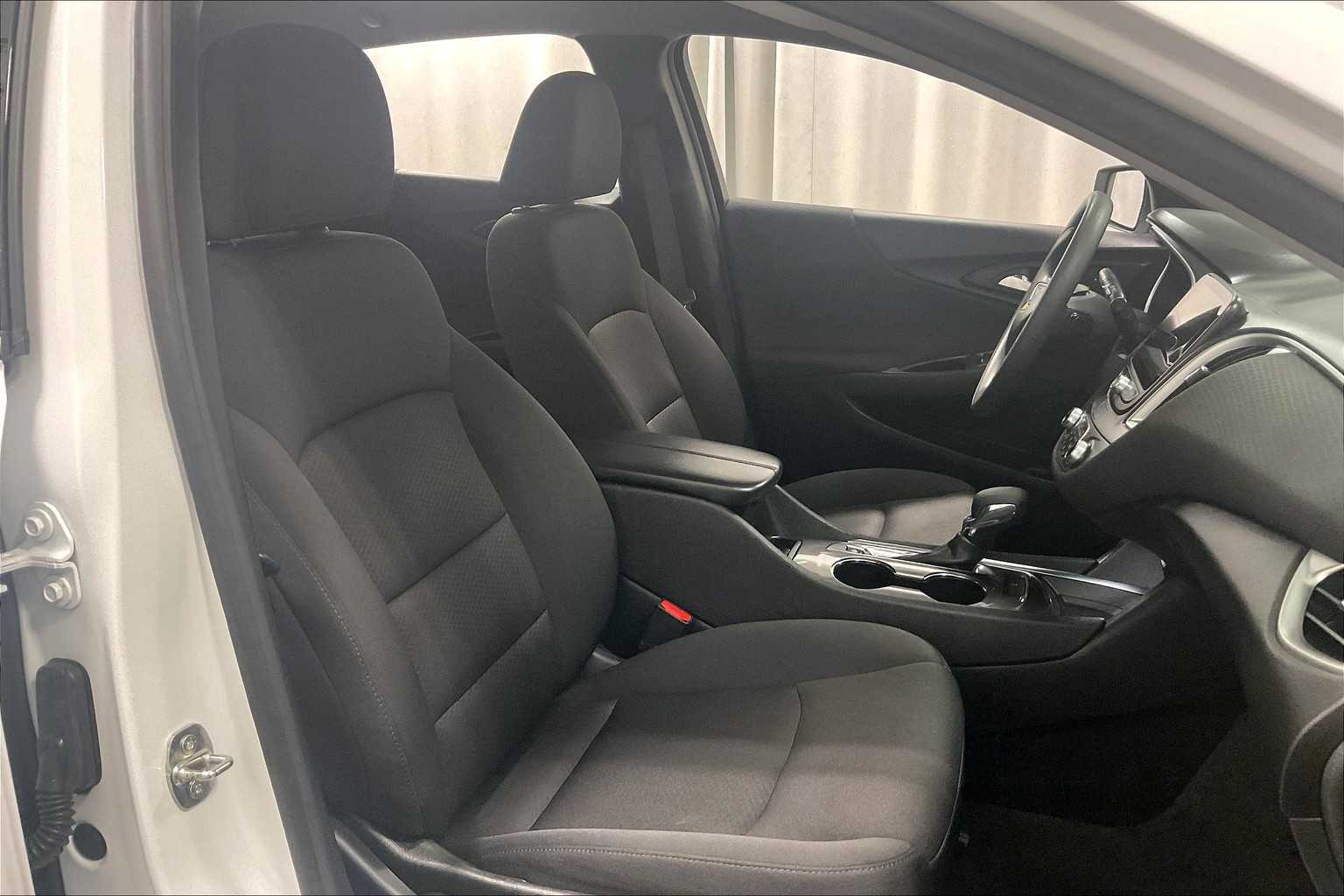 2023 Chevrolet Malibu LT - Photo 11