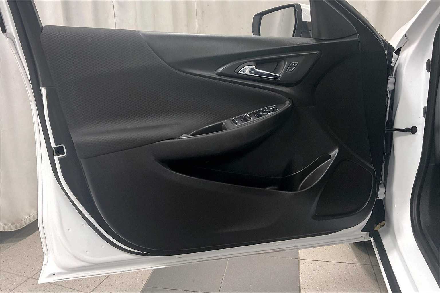2023 Chevrolet Malibu LT - Photo 9