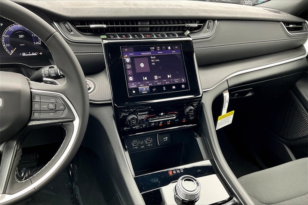 2025 Jeep Grand Cherokee Laredo - Photo 13