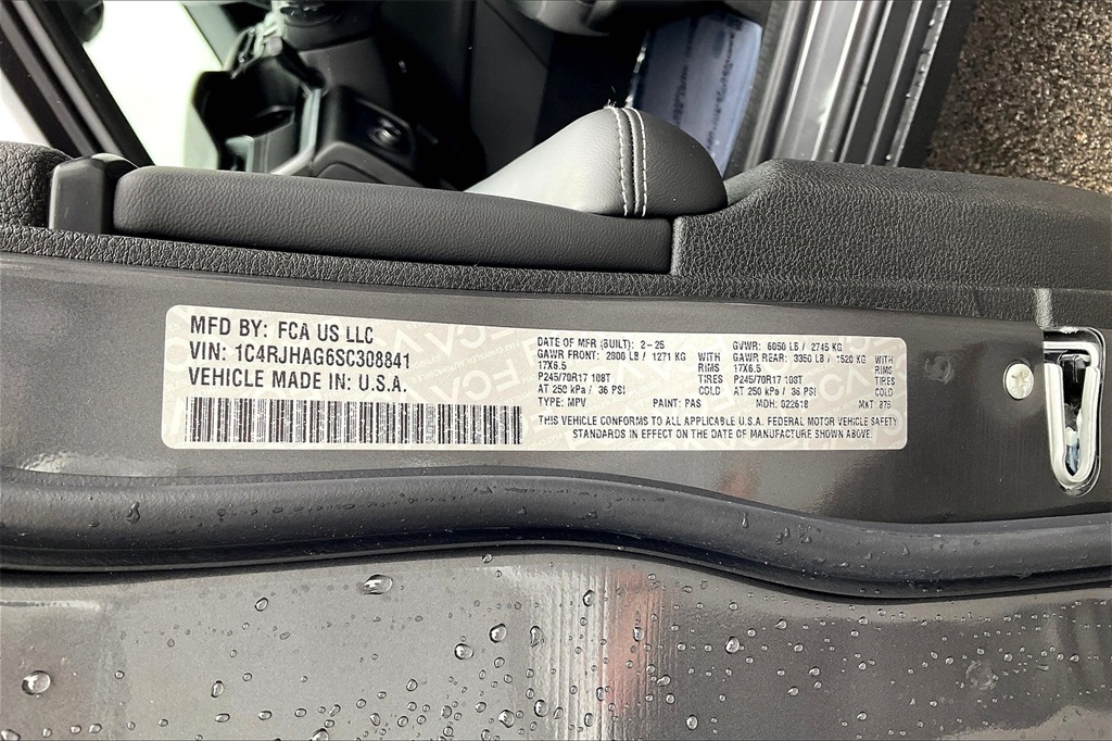 2025 Jeep Grand Cherokee Laredo - Photo 16