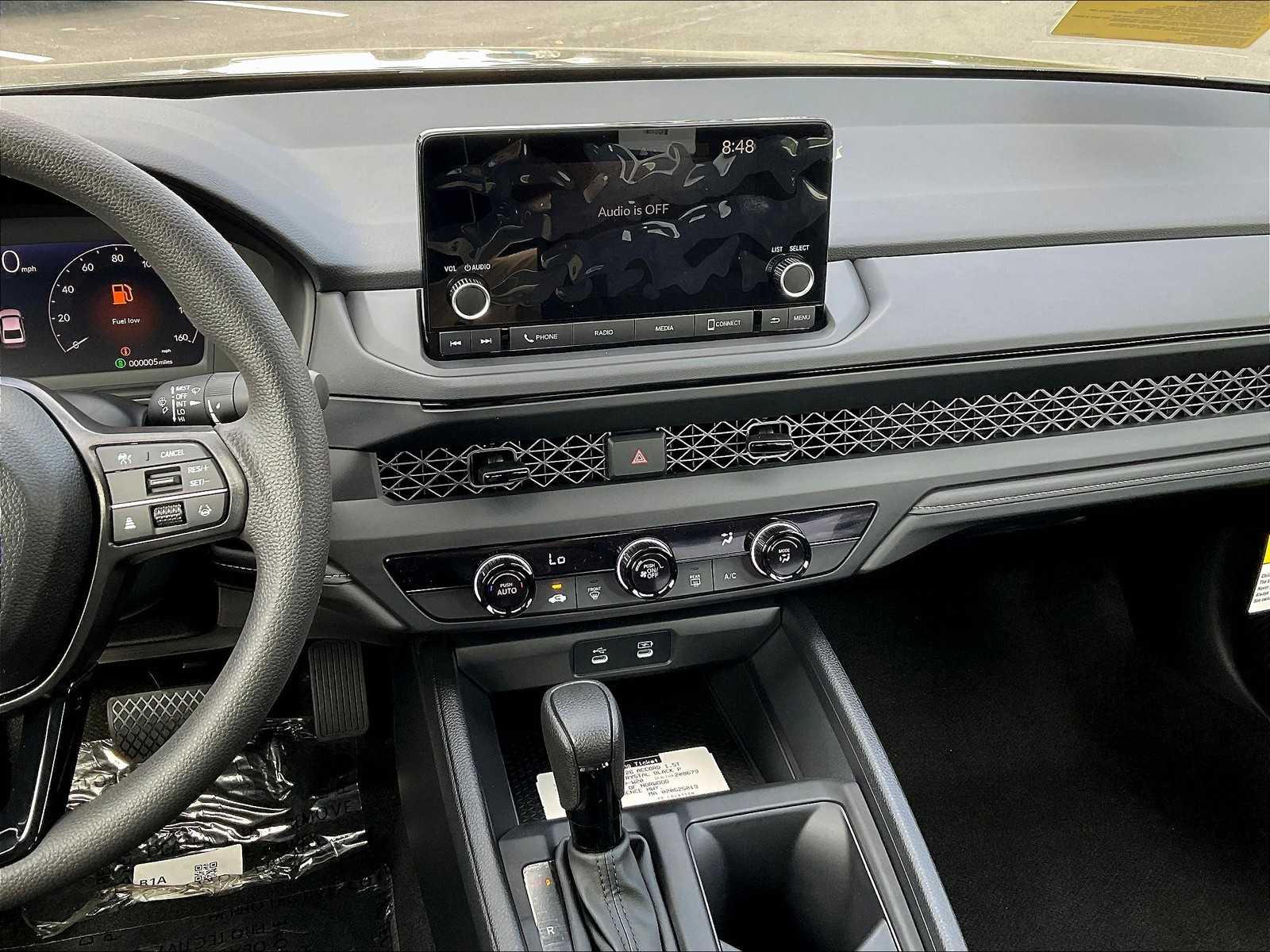 2025 Honda Accord LX - Photo 13