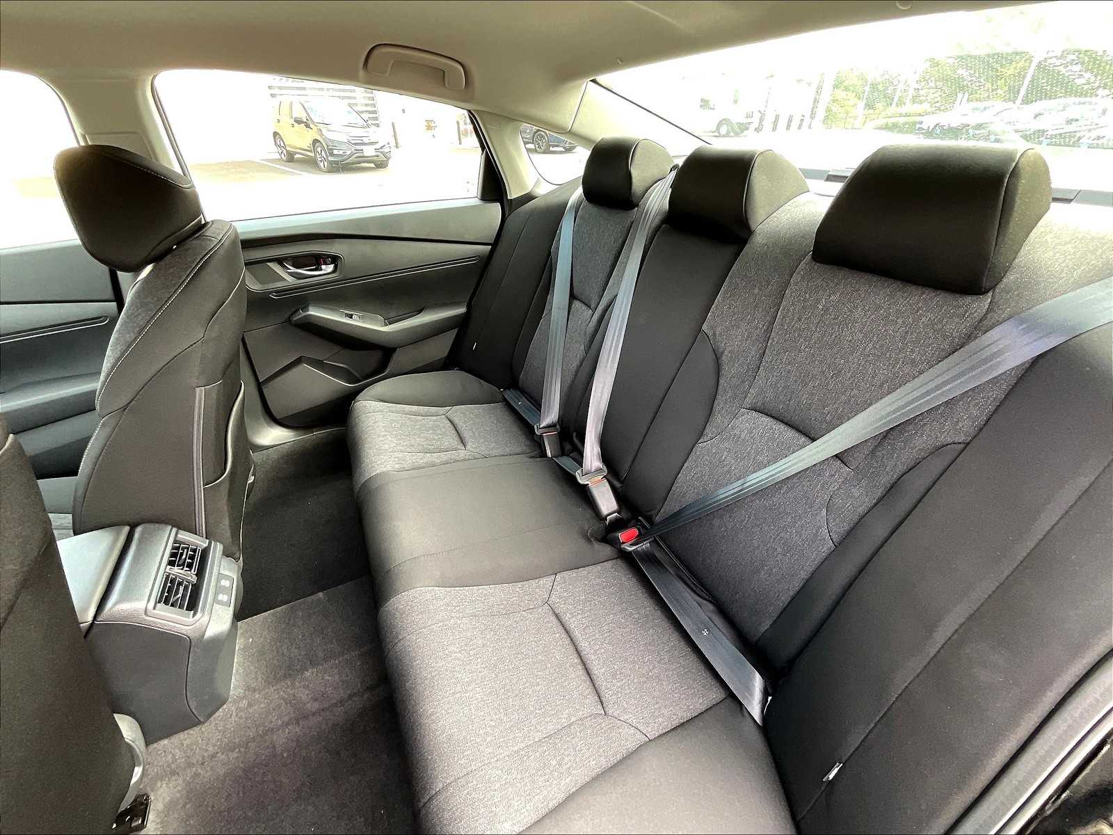 2025 Honda Accord LX - Photo 15